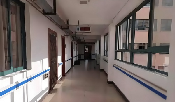 深圳几年落户_要出道了吗?!霍汶希女儿hanni杂志封面首秀 要出道洗衣览室房阅