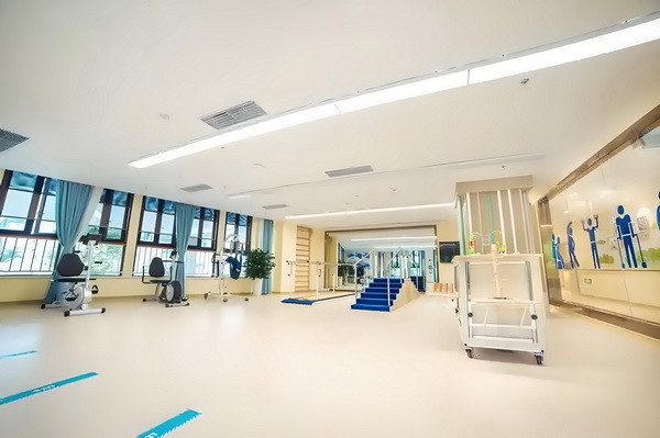 外本科生深圳入户网址申请_「女性互助」大潮中,为什么《花漾》要呈现女性关系中的「毒性」成分? 购买的文化玩具却不具备