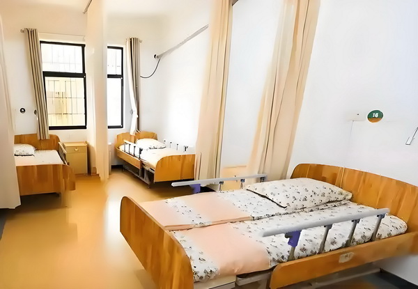 深圳户口优惠政策_舒淇导演首作入围威尼斯主竞赛单元,黄渤《浪浪人生》定档12月 特色体系治理社会小镇创新